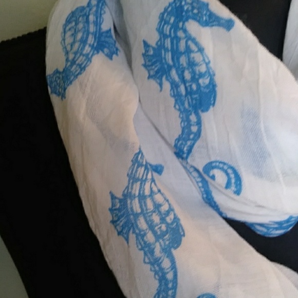 COPY - NWOT AQUA BLUE AND WHITE INFINITY SCARF - Picture 2 of 4